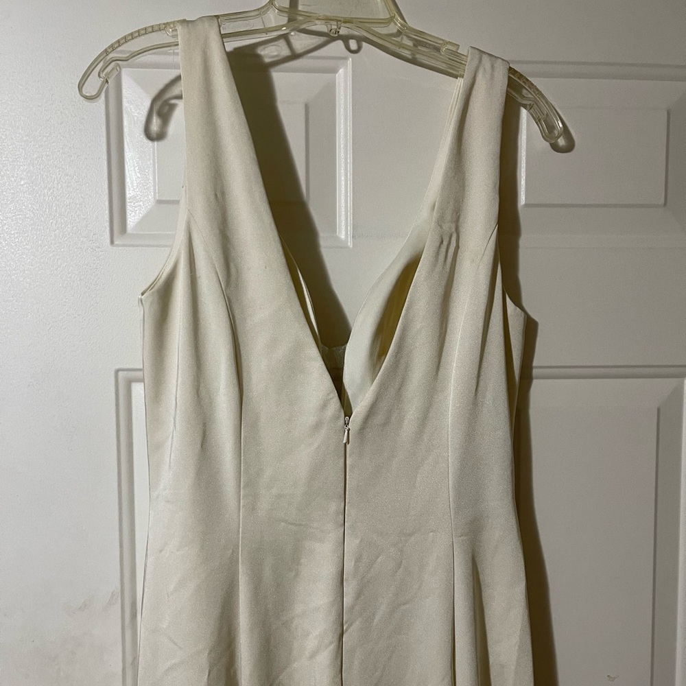 Ivory gown - Picture 4 of 6